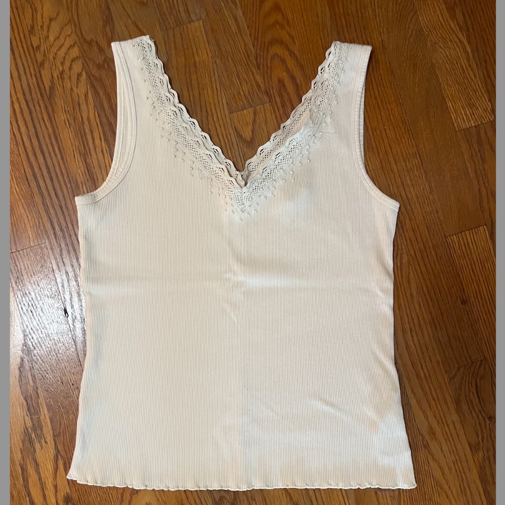 Vintage Nine West cream v-neck tank top